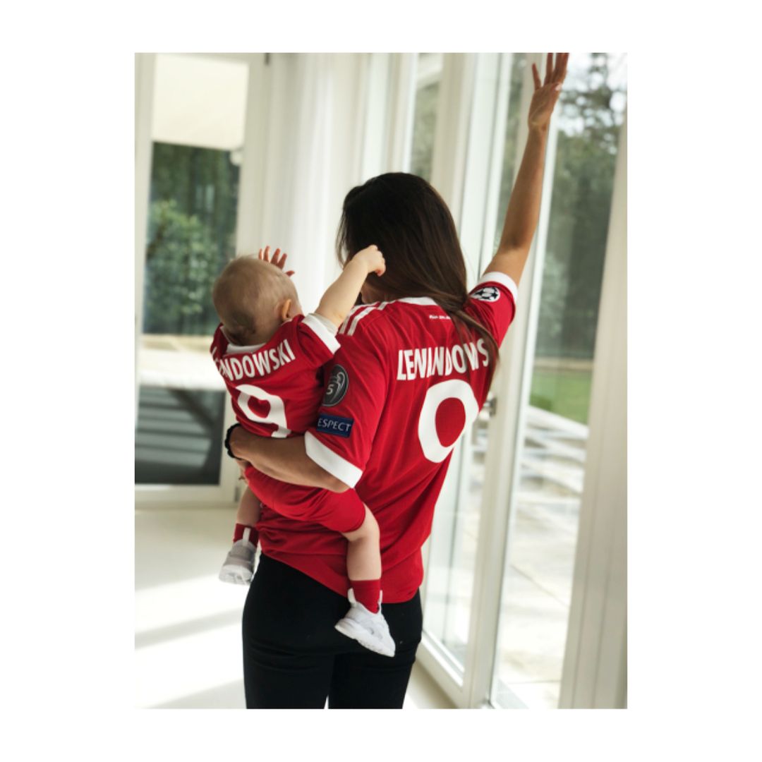 Anna Lewandowska kibicuje Robertowi z córką Klarą
