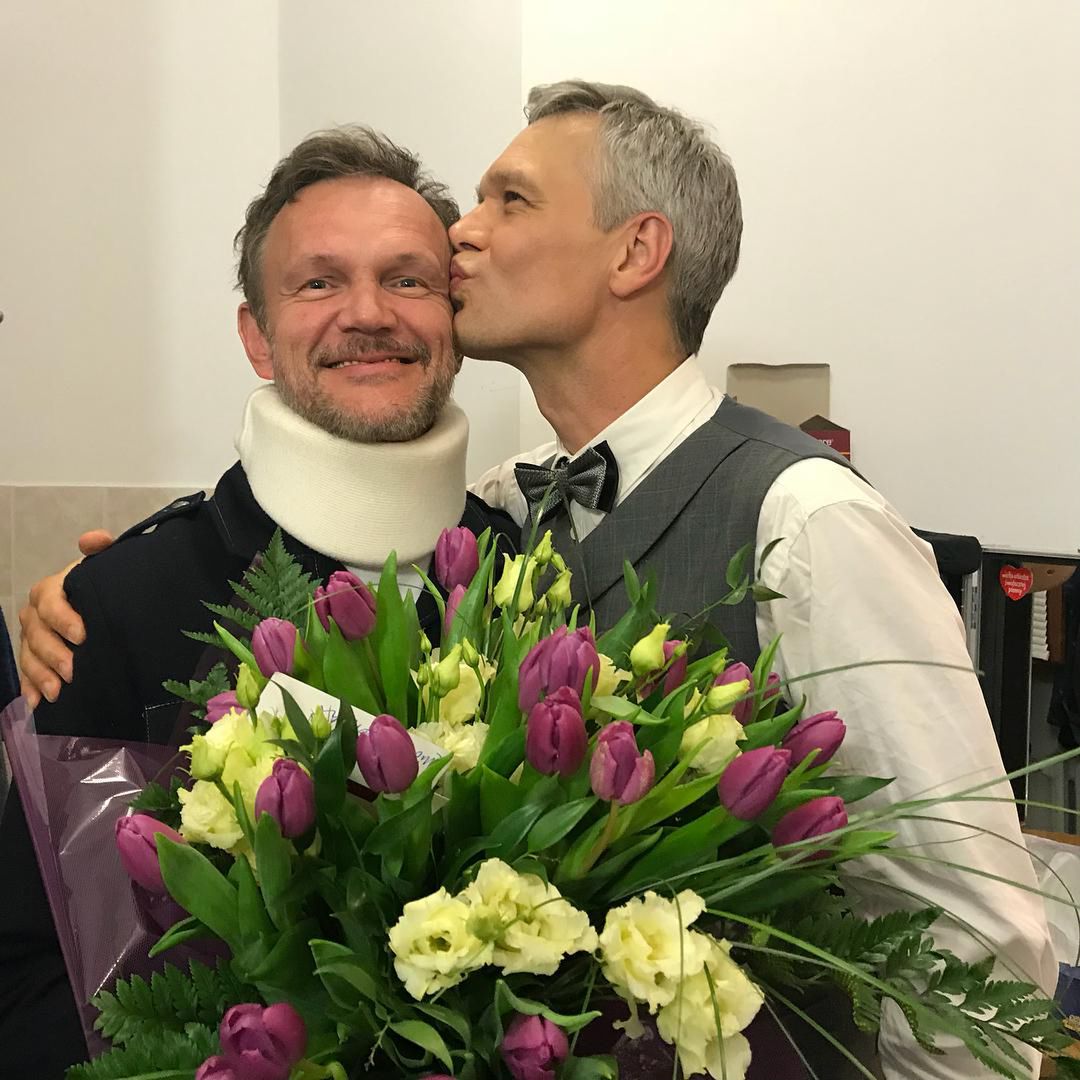 Michał Żebrowski i Cezary Pazura po spektaklu