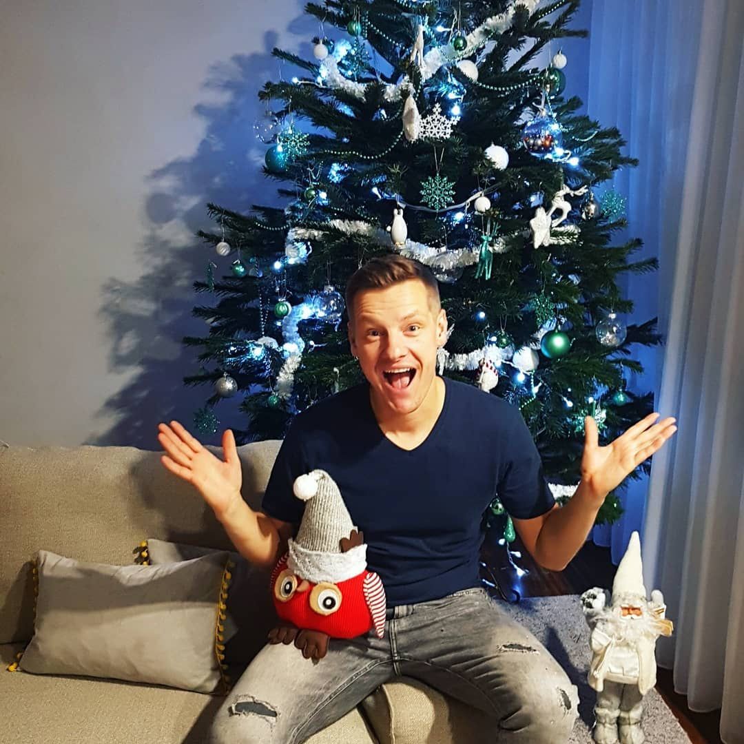 Marcin Mroczek przy choince