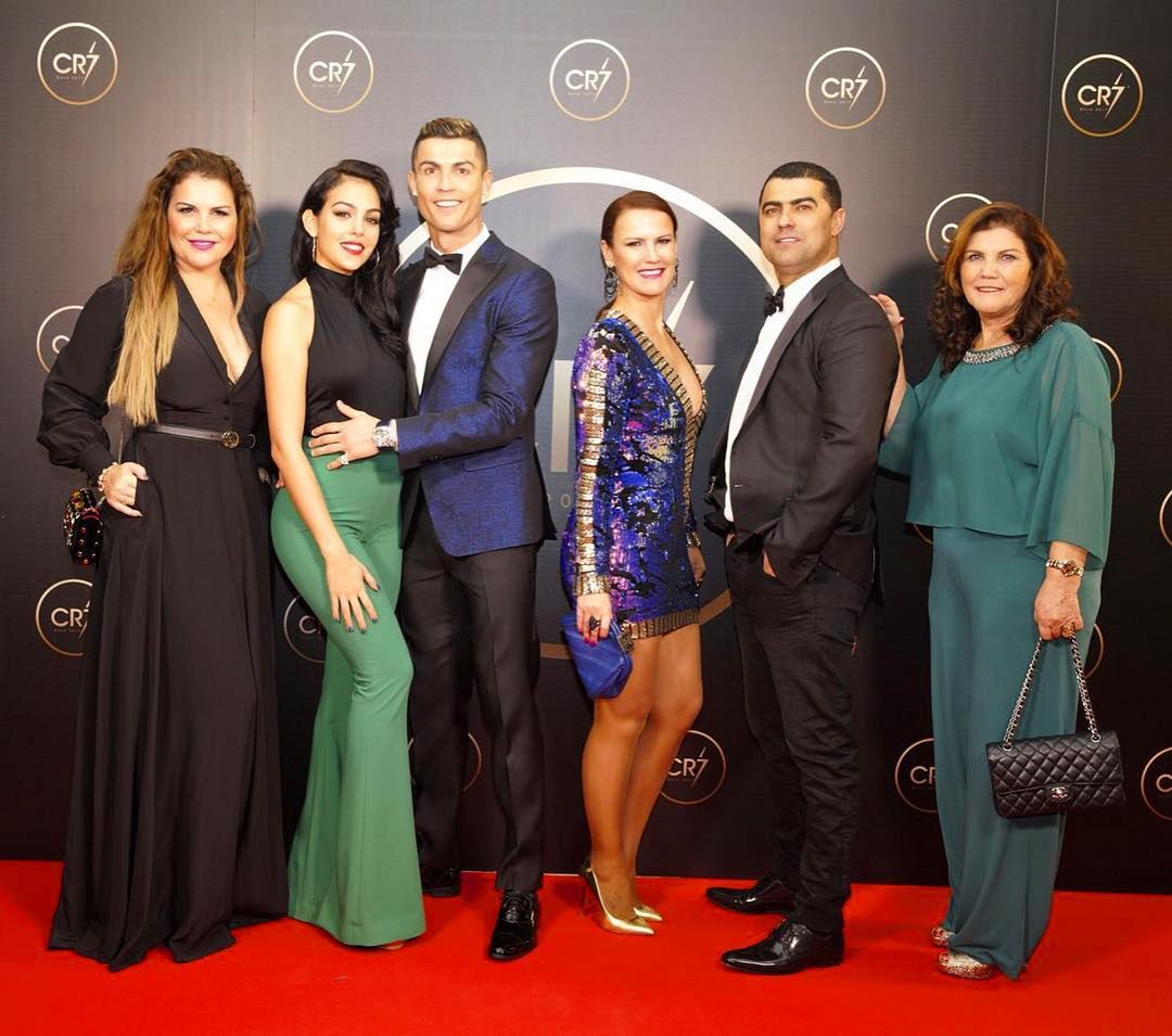 Cristiano Ronaldo i Georgina Rodriguez w sugestywnej pozie