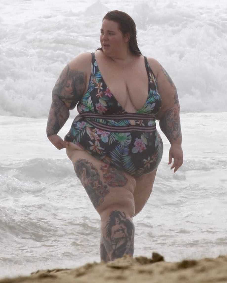 Tess Holliday pokazała się w bikini na plaży w Malibu