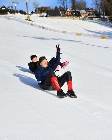 Małgorzata Socha i Anna Lewandowska szaleją na śnieguMałgorzata Socha i Anna Lewandowska szaleją na śniegu