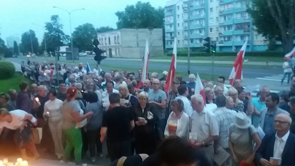 Protest pod Sądem Rejonowym w Pile