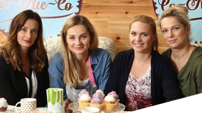 Przyjaciółki, Zuza (Anita Sokołowska), Patrycja (Joanna Liszowska), Inga (Małgorzata Socha), Anka (Magdalena Stużyńska),