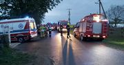 Kobieta wciągnięta przez maszynę rolniczą