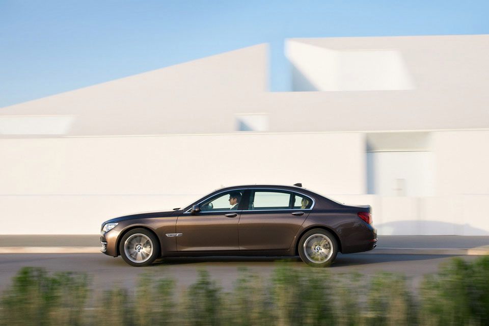 BMW serii 7 na rok 2013 - megagaleria niemieckiego okrętu flagowego 187
