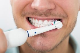 Jak prawidłowo przechowywać szczoteczkę do zębów?