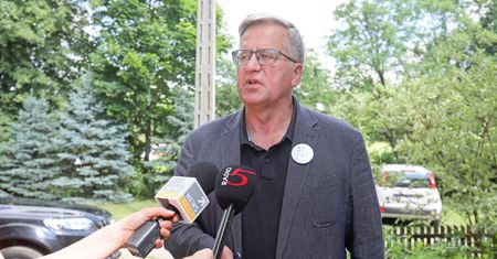 Co jeśli Andrzej Duda przegra? Bronisław Komorowski kreśli scenariusz po II turze wyborów