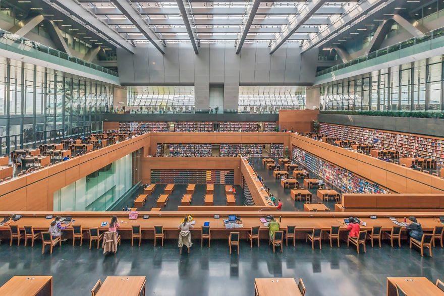 Zobacz najpiękniejsze biblioteki całego świata w jednym projekcie 17