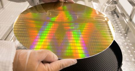 Intel o problemach z dostawami procesorów – szokująca wizja jednego z ekspertów
