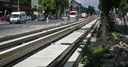 Częstochowa. Filtr powietrza w centrum miasta. Nowe tory tramwajowe ze specjalnych płyt