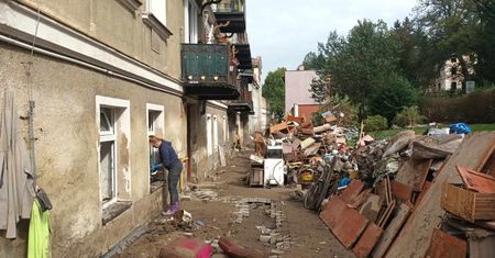Czekają na szczepionki na tężec. Mają apel do służb