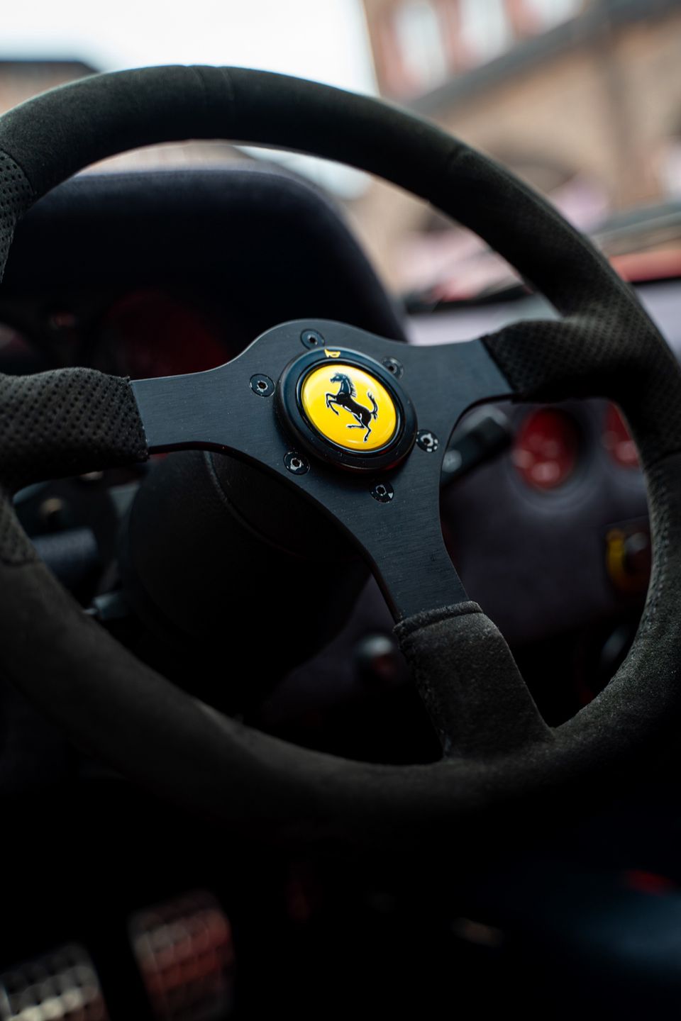 Ferrari F40 w Ferrari Katowice (1990)