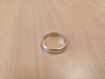 Kilka godzin wcześniej policjanci ostrzegli go o zakazie. Potem spotkali go za kierownicą z blisko 2 promilami
