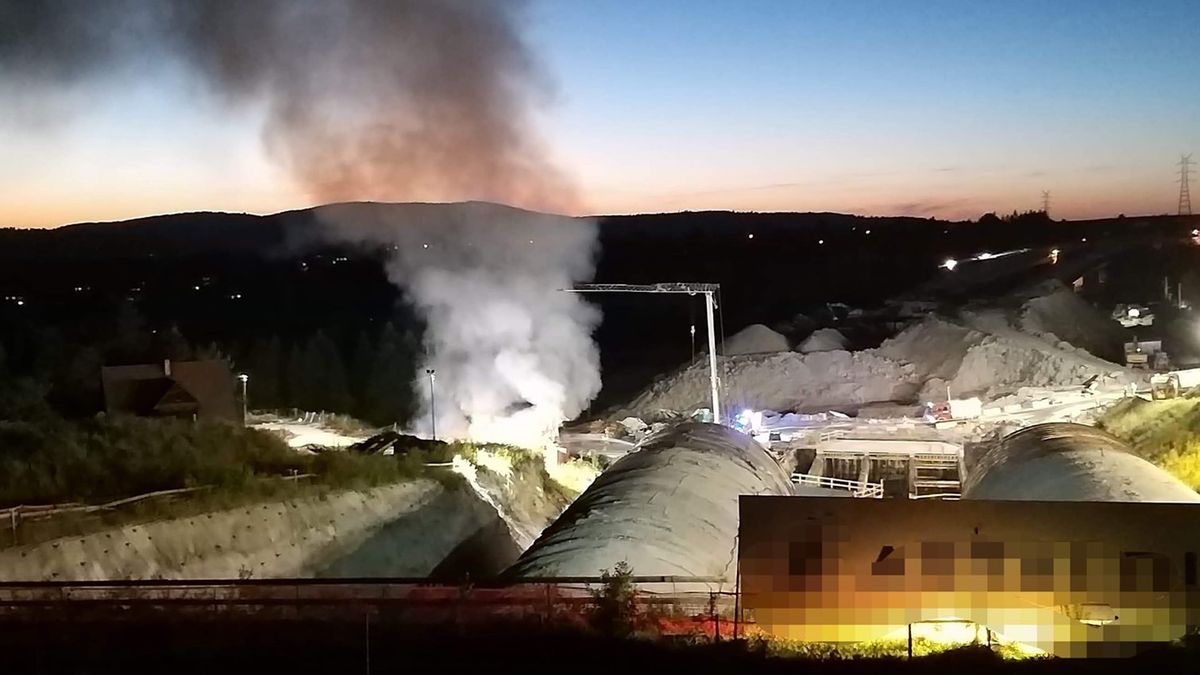 Pożar na budowie tunelu na zakopiance