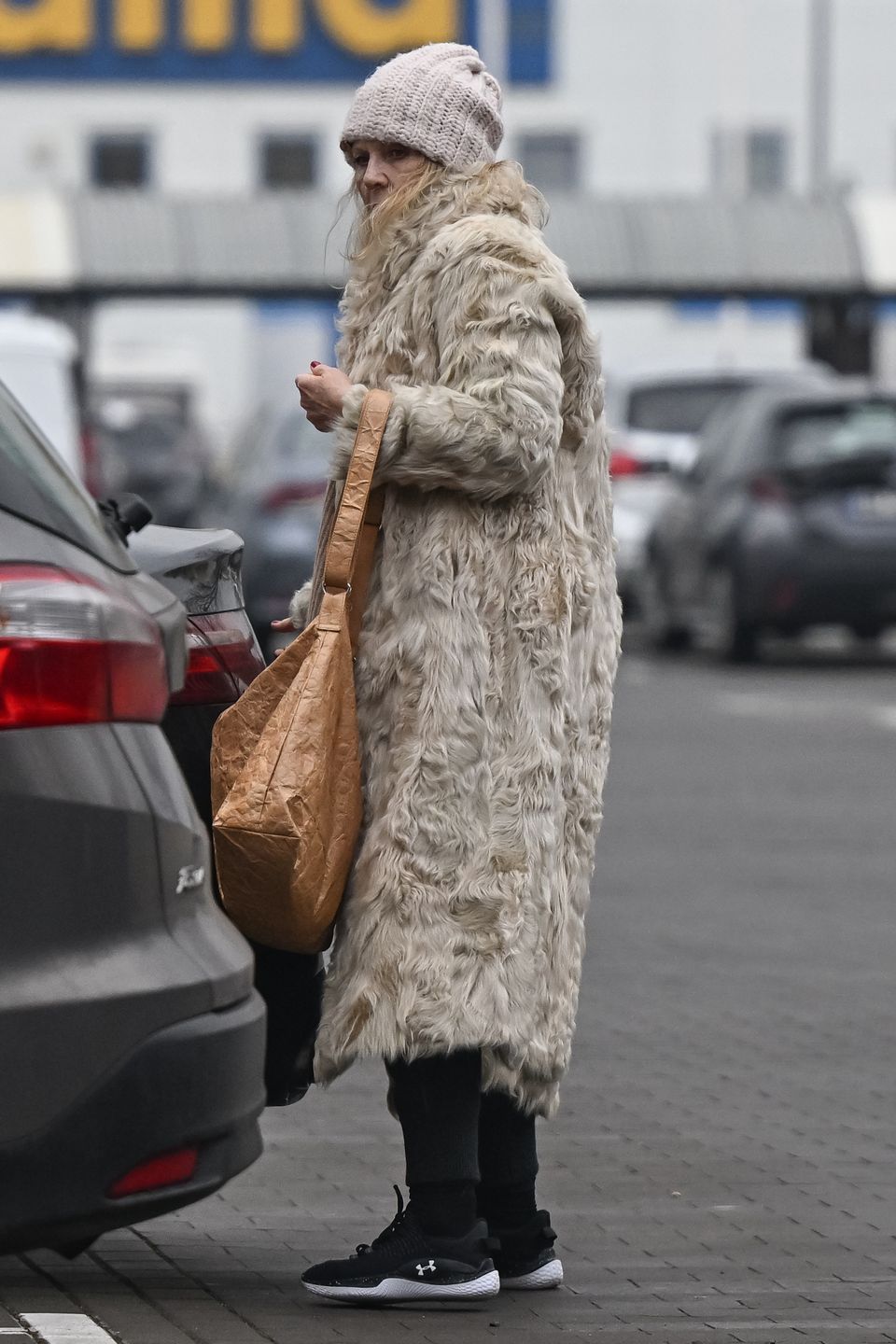 Naturalna Grażyna Szapołowska maszeruje na trening do "TzG"