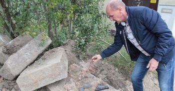 Biesiekierz: Inwestor chce budować na dawnych grobach. Ludzie protestują, wójt apeluje o rozsądek