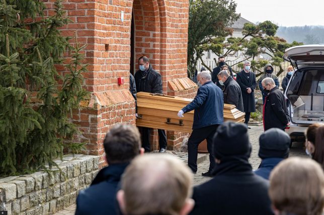 Ks. Andrzej Dymer oskarżony. Sprawę umorzono