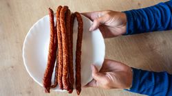 Kabanosy - pożywna przekąska czy pułapka dla wątroby? Jest haczyk