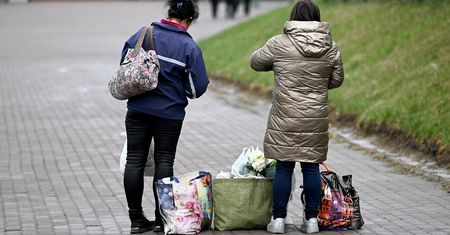 Przyjeżdżają do Polski na zakupy. "U nas drożyzna"