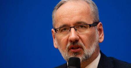 Niedzielski podpisał. Kobiety są wściekłe