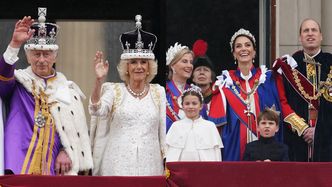 Historyczny moment: Karol i Camilla pierwszy raz na balkonie już jako KRÓL I KRÓLOWA! Towarzyszyli im m.in. Kate i William (ZDJĘCIA)