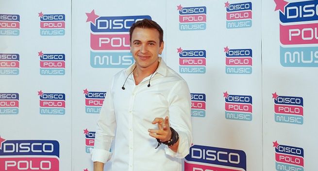 Polsat i TVN liderami, „Fakty” i Festiwal weselnych przebojów ratingowymi hitami