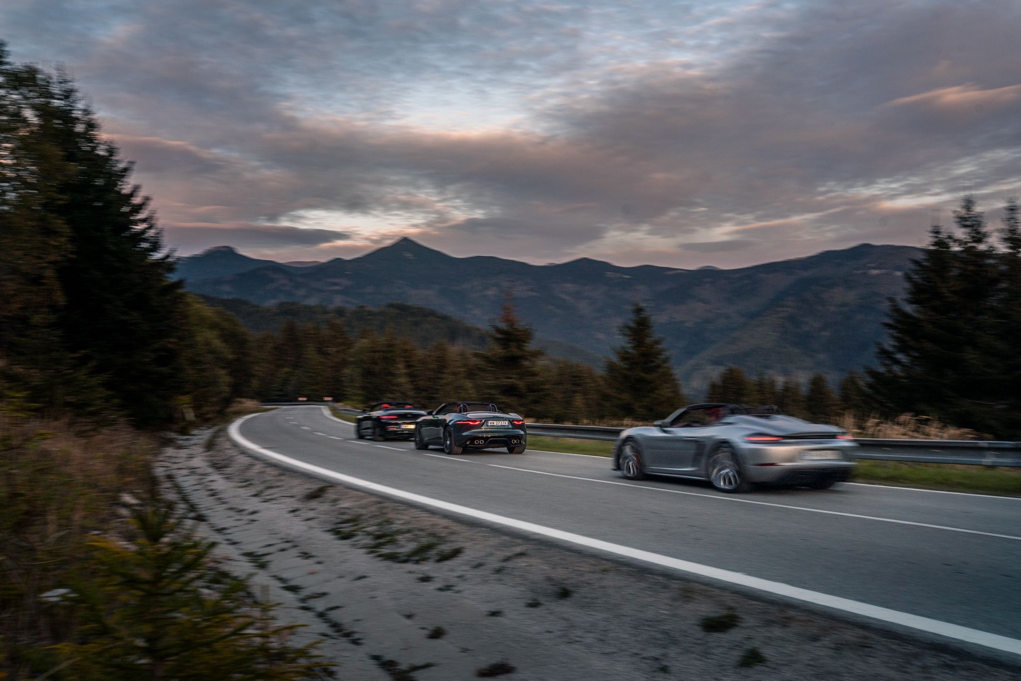 Porsche 718 Spyder vs. Mercedes-AMG SL 63 vs. Jaguar F-Type P450 