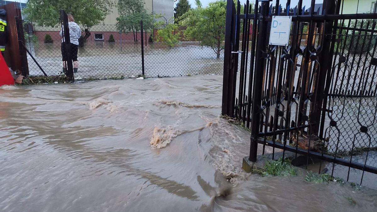 Jednym ze skutków burz są podtopienia