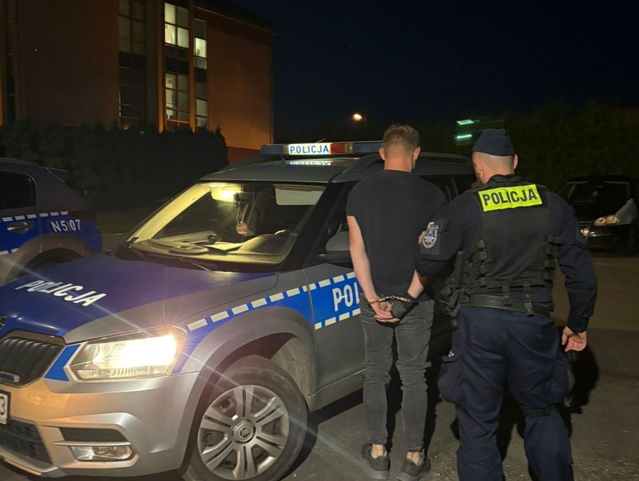 Pow. kartuski: Stawił się na policję, bo źle wyprzedził rowerzystów