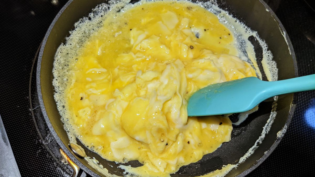 Najczęstsze błędy przy smażeniu jajecznicy