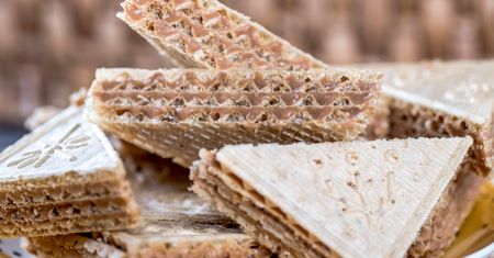Takie wafle w PRL-u robiła każda gospodyni. W Wielkanoc przypomnę bliskim ich obłędny smak