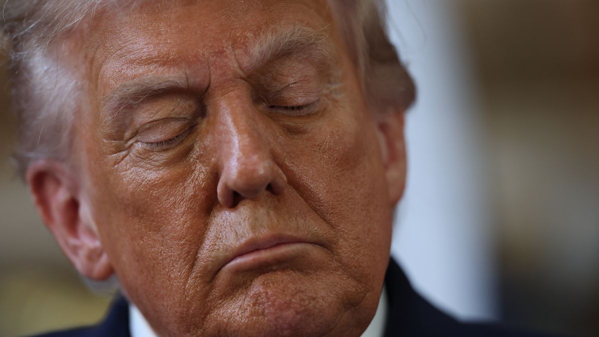 US President Trump meets British Prime Minister Starmer during state visit
epa12387526 US President Donald J. Trump attends a press conference during his visit to Chequers, the country residence of the Prime Minister in Aylesbury, Britain, 18 September 2025. President Trump is on his second state visit to the UK where he met with the King and with the Prime Minister Starmer.  EPA/NEIL HALL / POOL 
Dostawca: PAP/EPA.
NEIL HALL / POOL
dimplomacy, meeting, press conference, usa, uk