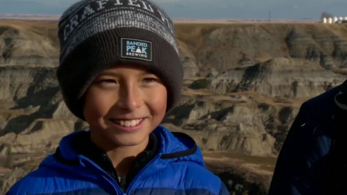 12-letni Nathan Hrushkin dokonał odkrycia życia, gdy w lipcu trafił na kości dinozaura.