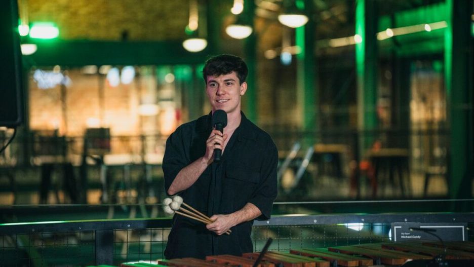 Kacper Kolasiński w Hali Koszyki © Aleksander Jura