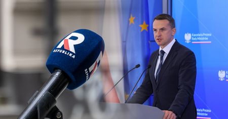Spięcie na konferencji. Tak Szłapka odpowiedział TV Republice