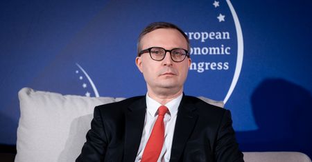 Polska wciąż bez miliardów z UE. Wiadomo, skąd rząd weźmie pieniądze