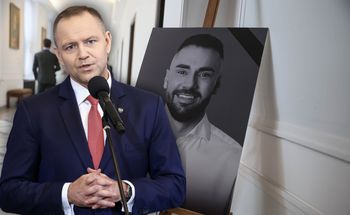 Litewka miał partyjny zakaz? Zaskakujące wyznanie Nawrockiego