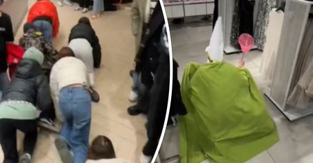 Wchodzi do sklepu i pełznie za kasę. Co na to prawo?