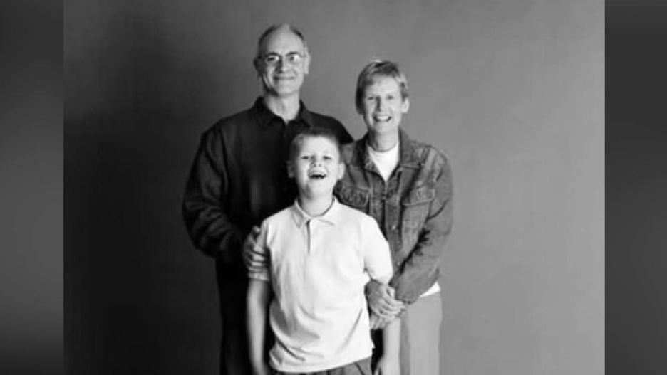 Przez 25 lat co roku robili jedno wspólne zdjęcie. Uwagę przykuwa smutny szczegół