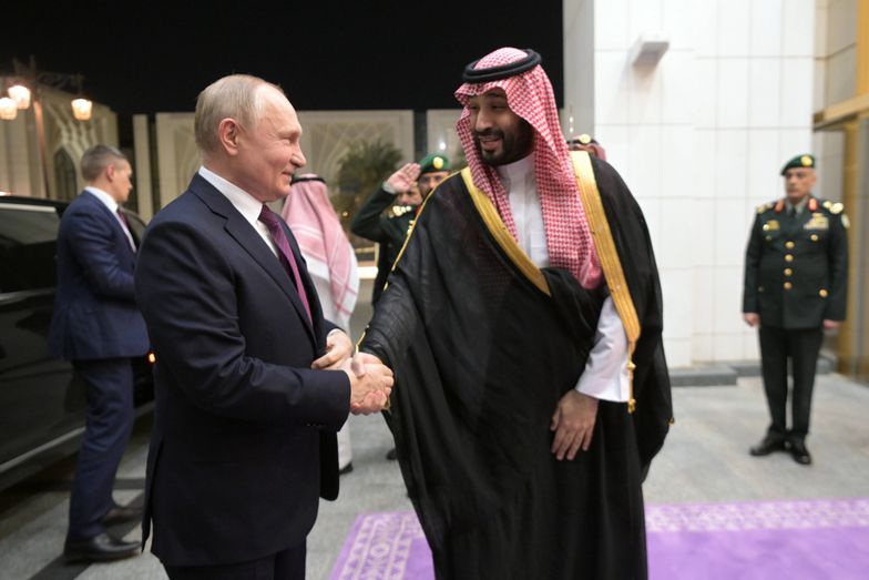 Pakt naftowy wchodzi na wyższy poziom. Wizyta Putina dowodem "głębokich relacji"