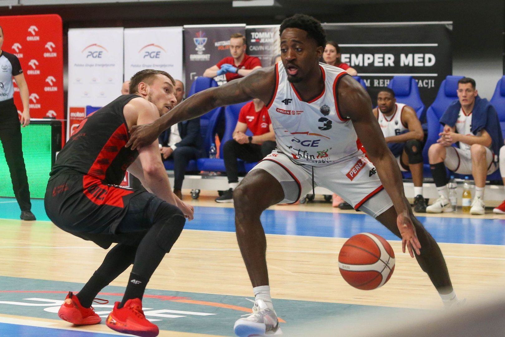 (Courtney Ramey w trzecim meczu ćwierćfinałowym zdobył sześć punktów dla PGE Startu Lublin) 