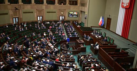 Nieoficjalnie. Rządowa infolinia dla posłów, którzy mogli paść ofiarą cyberterroryzmu