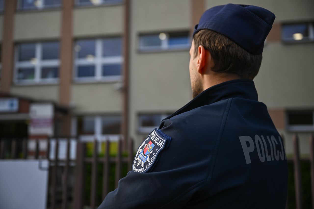 Mieli nóż i kominiarki. Przyszli do szkoły. Zatrzymała ich policja