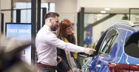 Chcesz kupić nowe auto? Zapłać, zaciśnij zęby i czekaj. Lepiej nie będzie