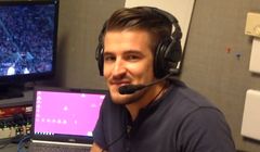 Komentator e-sportu Piotr „izak” Skowyrski sprawozdawcą z meczu piłkarskiego Polska - Holandia w serwisie TVP