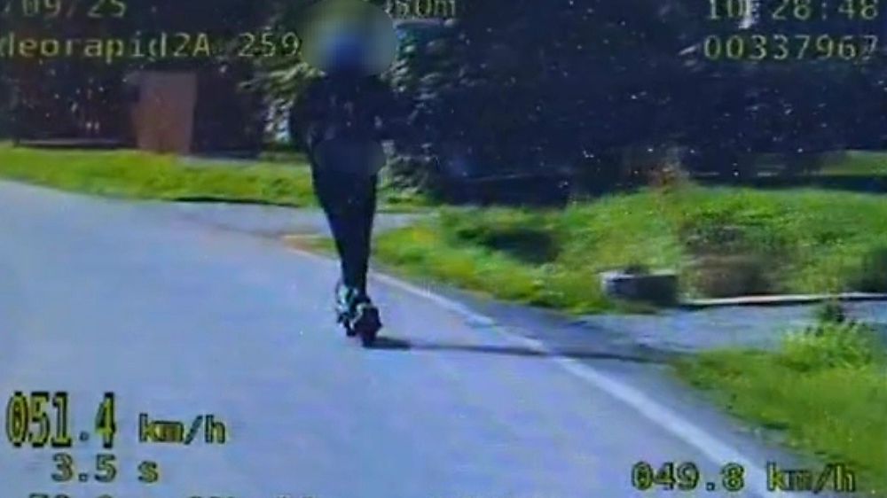 Ten użytkownik hulajnogi jechał 51 km/h