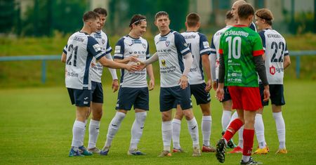 IV Liga Bank Spółdzielczy Bielsk Podlaski: KS Wasilków wciąż na zero z tyłu, Ruch strzelił Krynkom tuzin goli