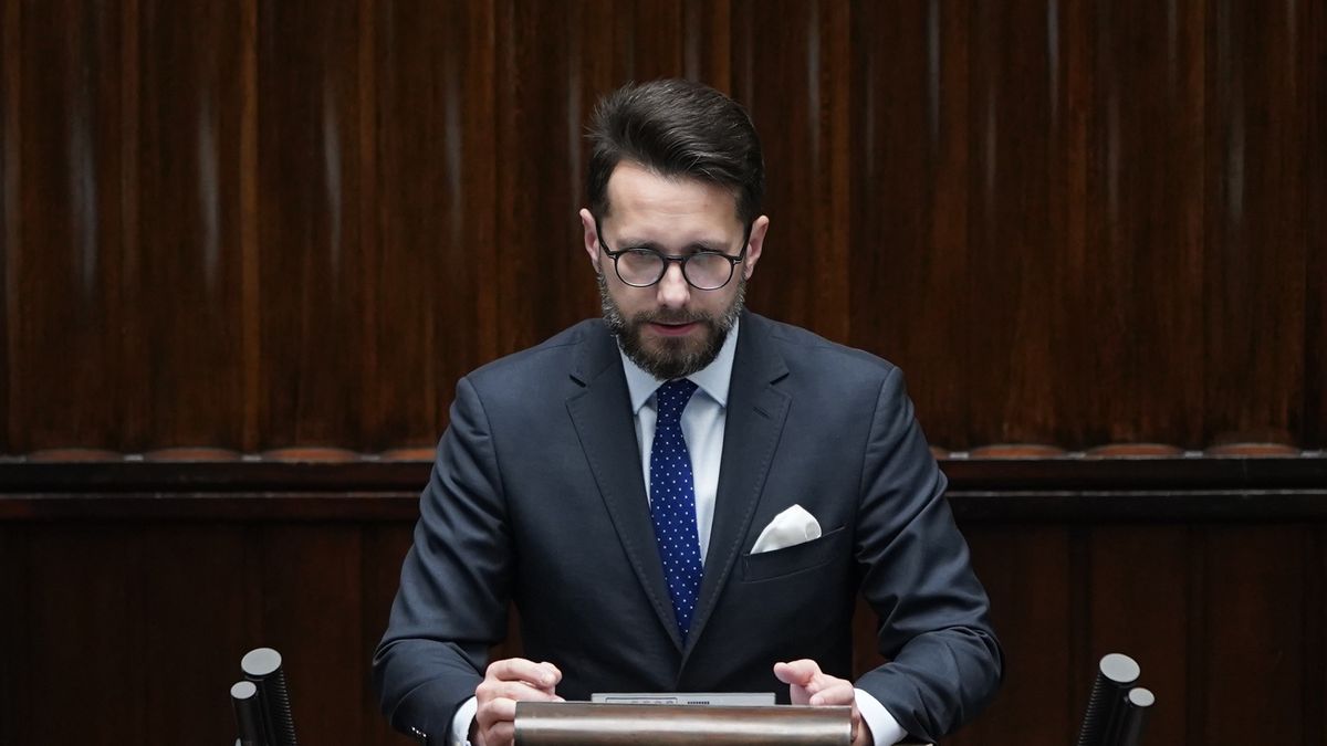 Radoslaw Fogiel during the 48th session of the Sejm (lower house) in Warsaw, Poland, on 8 February 2022 (Photo by Mateusz Wlodarczyk/NurPhoto via Getty Images)