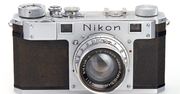 Najstarszy aparat dalmierzowy Nikon One sprzedany za 380 tysięcy euro